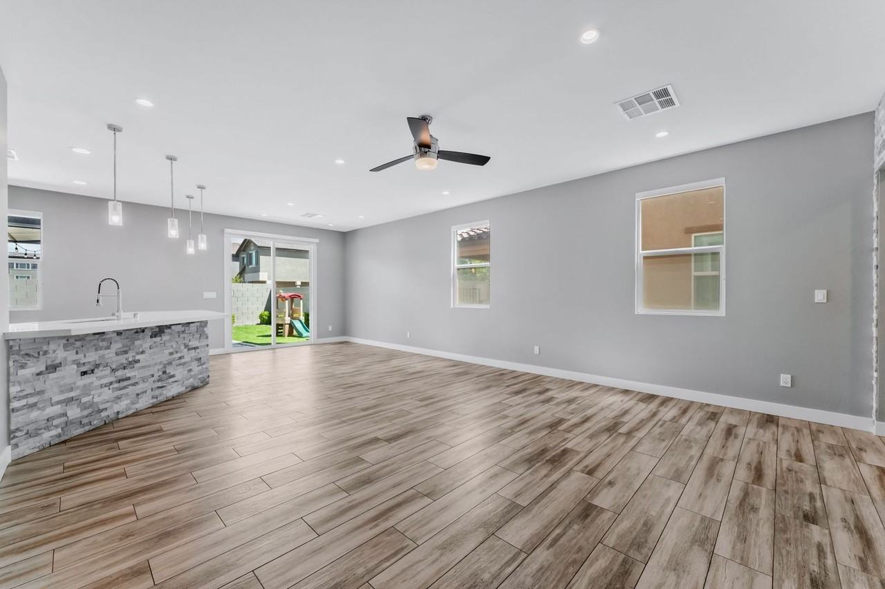 8668 Halcon Ave - Photo 3 of 23