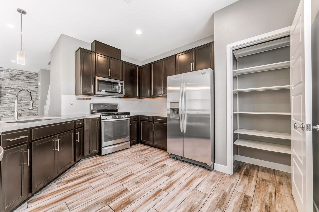 8668 Halcon Ave - Photo 6 of 23