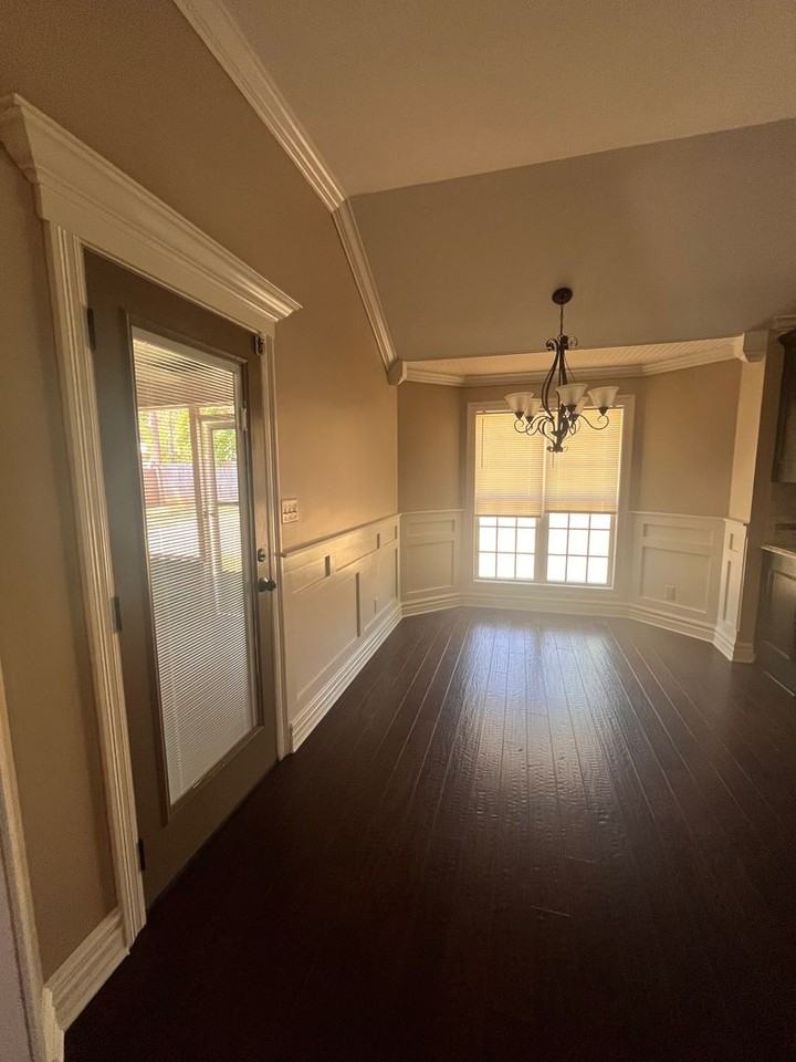 4477 Kenilworth Cir - Photo 7 of 13