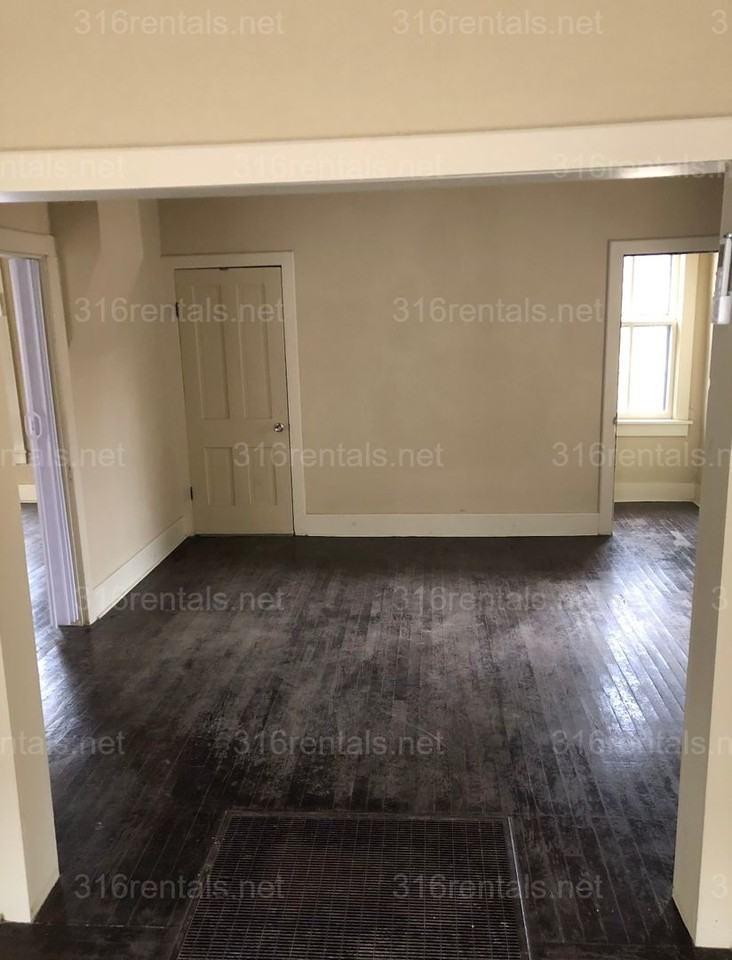 112 Allison St - Photo 6 of 13