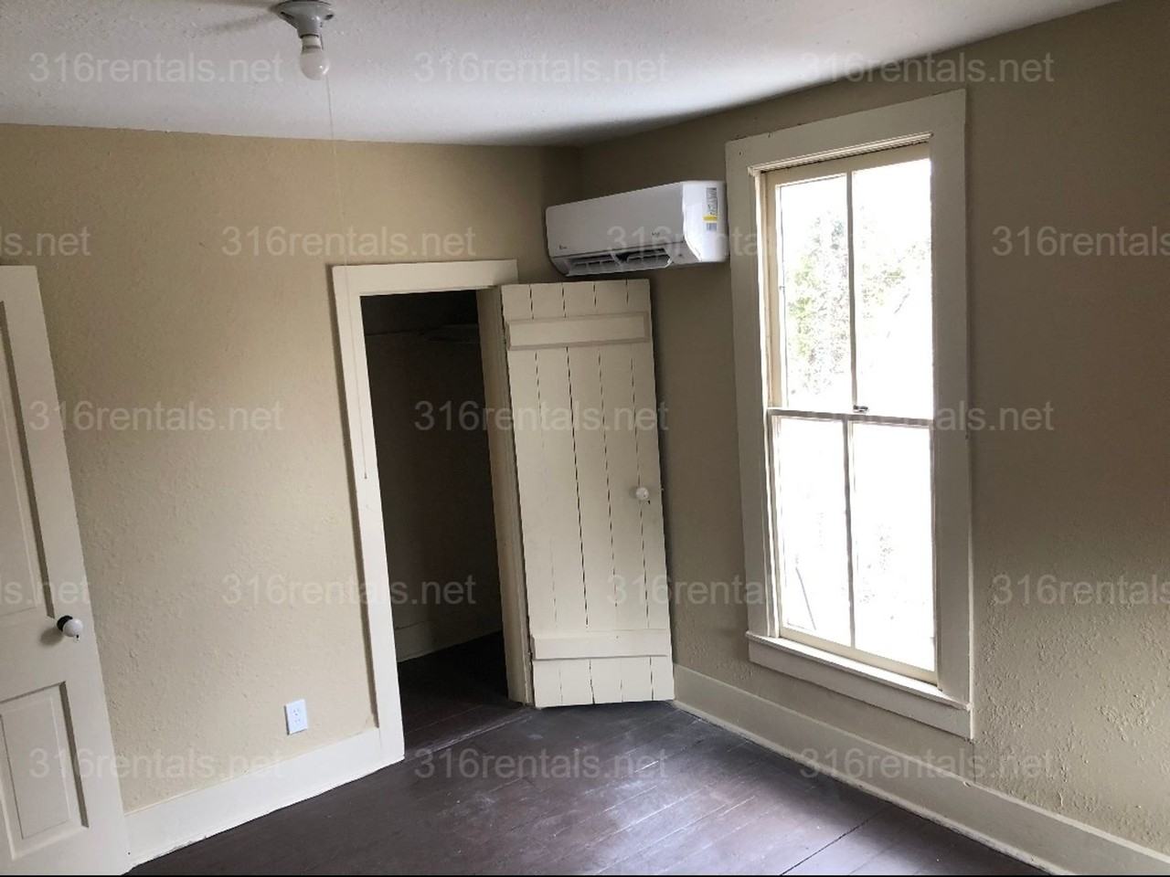 112 Allison St - Photo 7 of 13