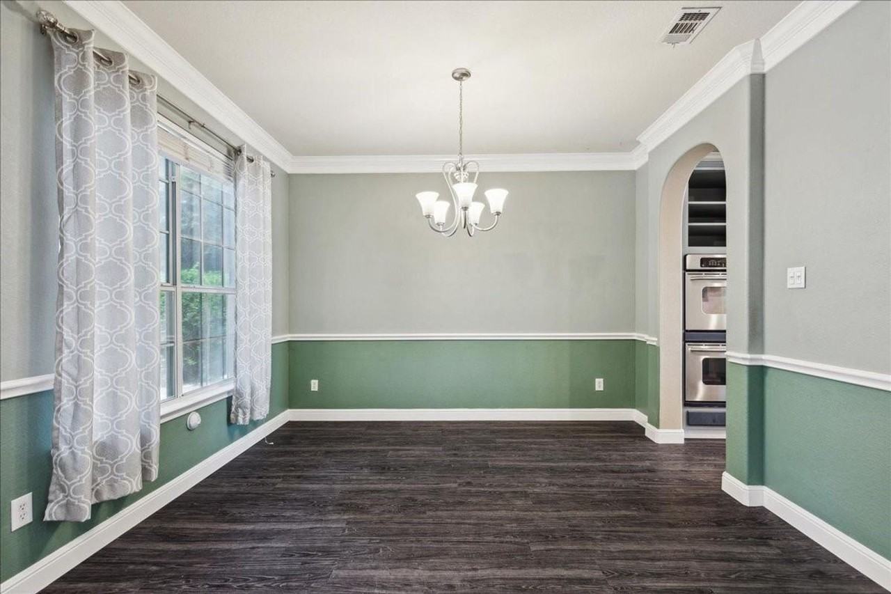 708 San Antonio Trl - Photo 3 of 37