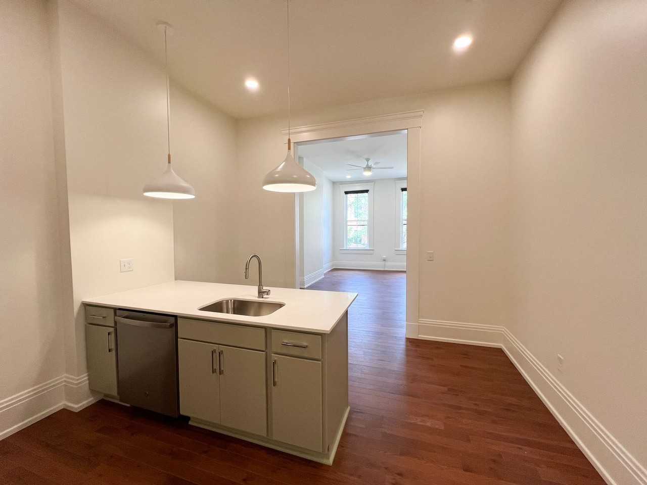 1425 Main Street - Photo 5 of 21