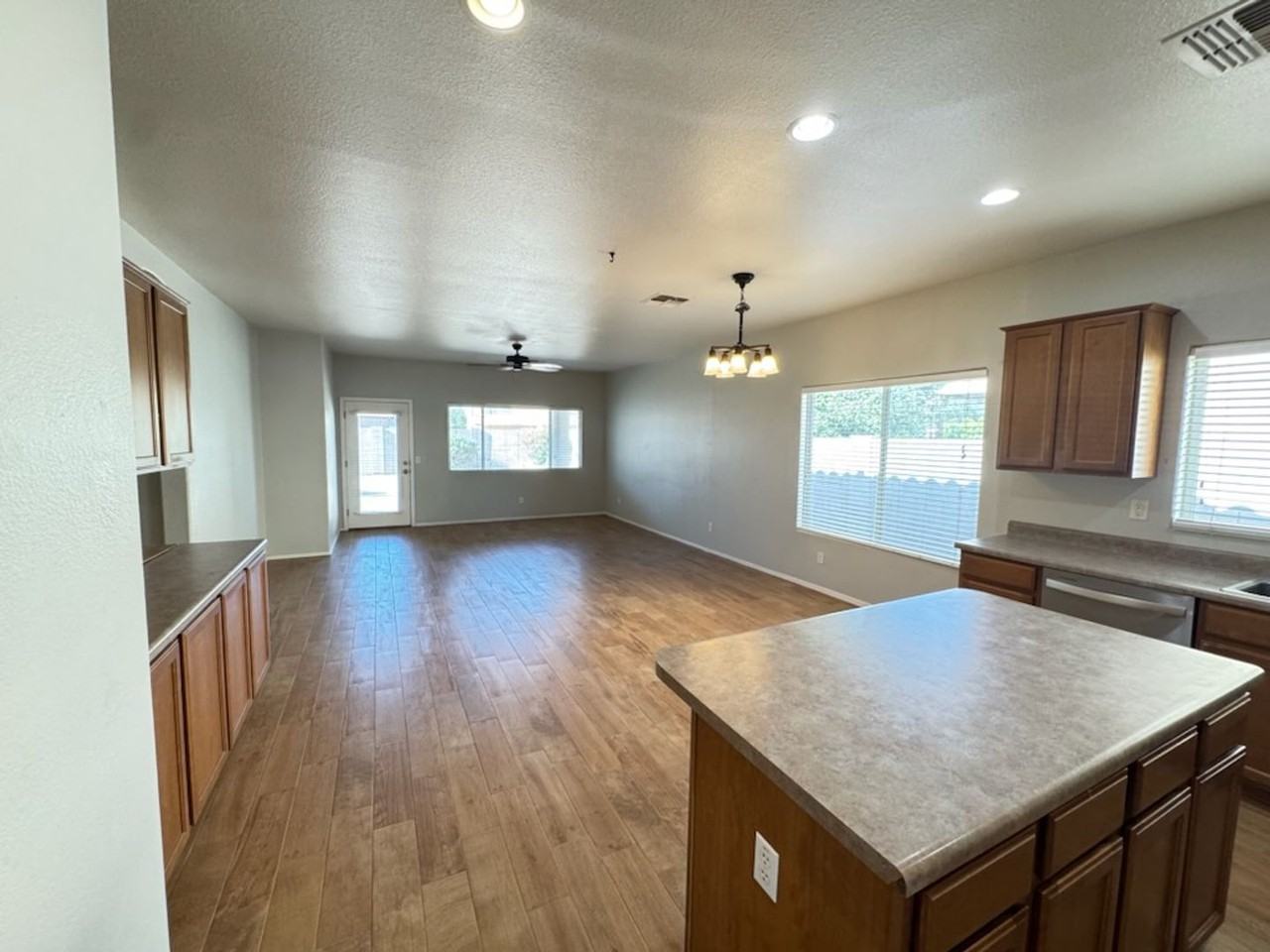 4424 E Peach Tree Dr - Photo 6 of 42