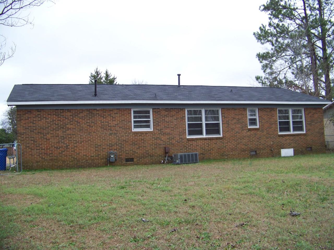 320 Bandera Dr - Photo 2 of 20