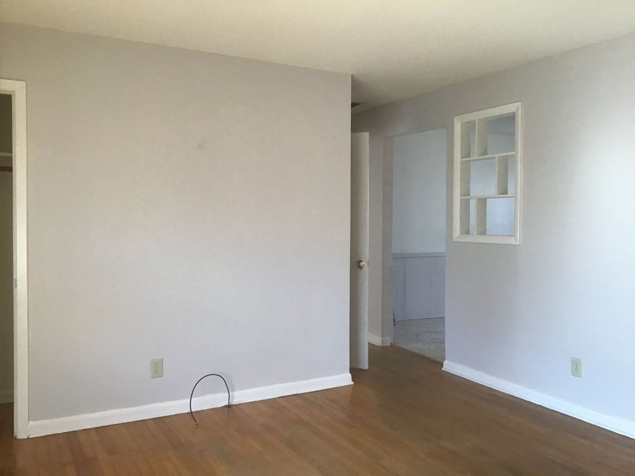 320 Bandera Dr - Photo 4 of 20