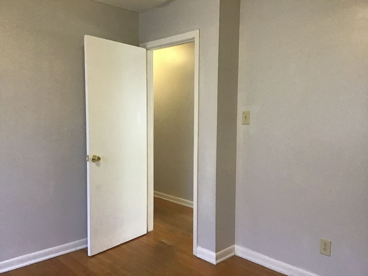 320 Bandera Dr - Photo 6 of 20