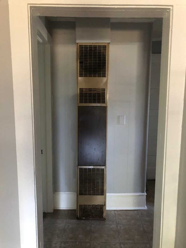 408 W Charlotte Ave - Photo 5 of 8