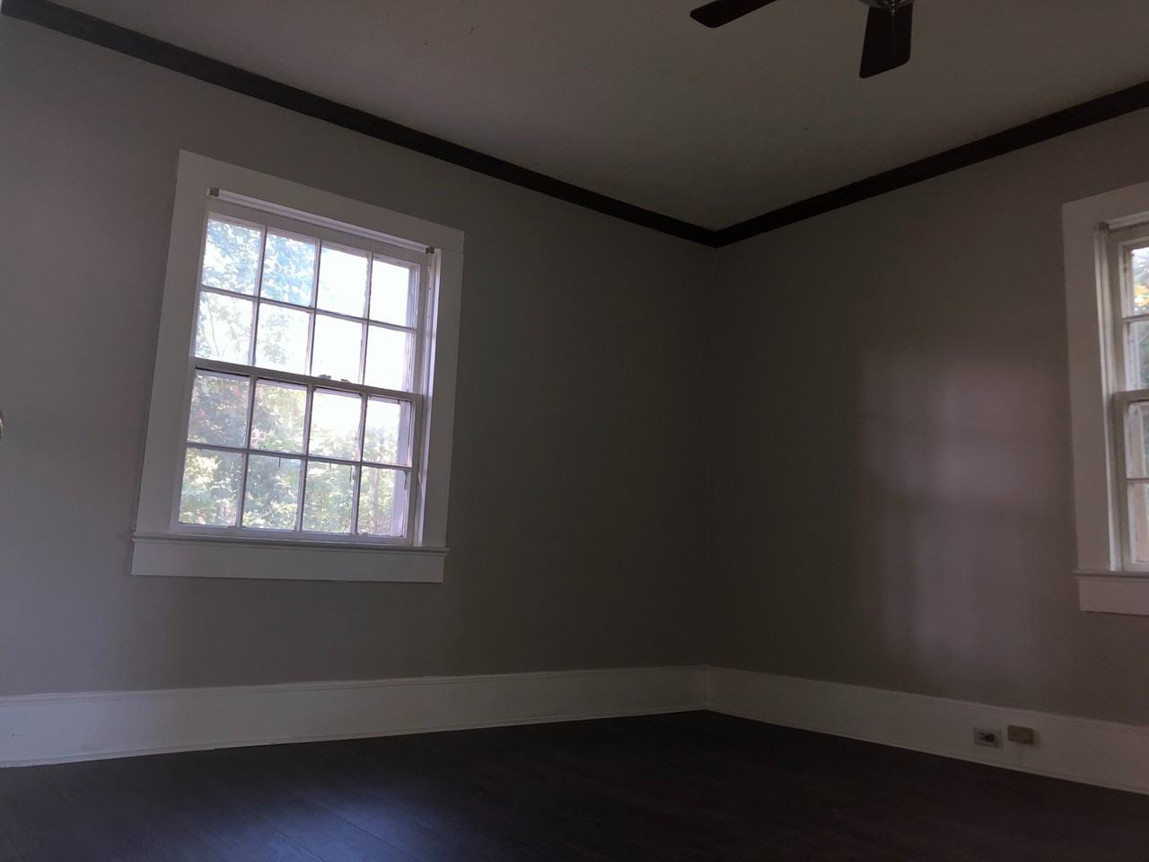 408 W Charlotte Ave - Photo 6 of 8