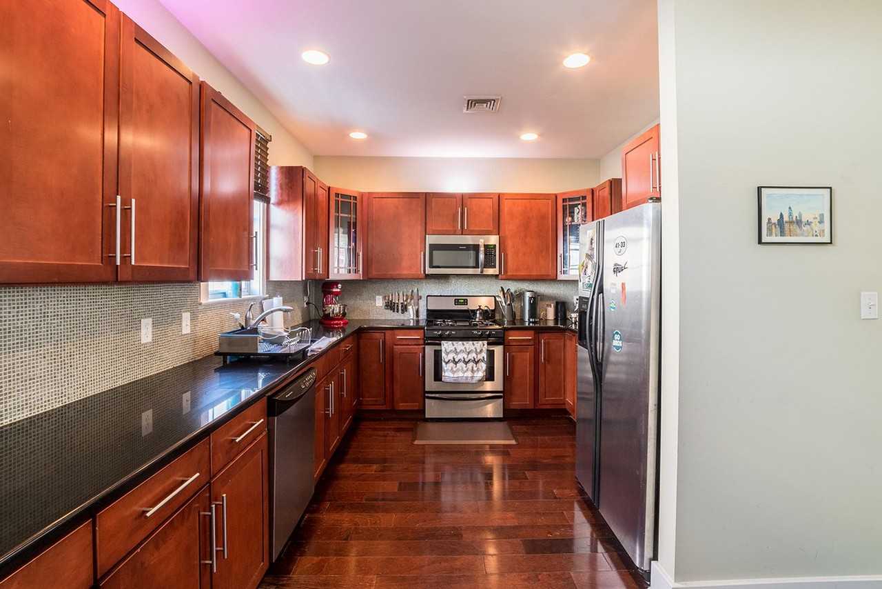 2609 Webster St - Photo 4 of 22