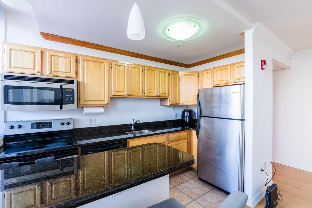 1939 Chestnut St #3B - Photo 5 of 17