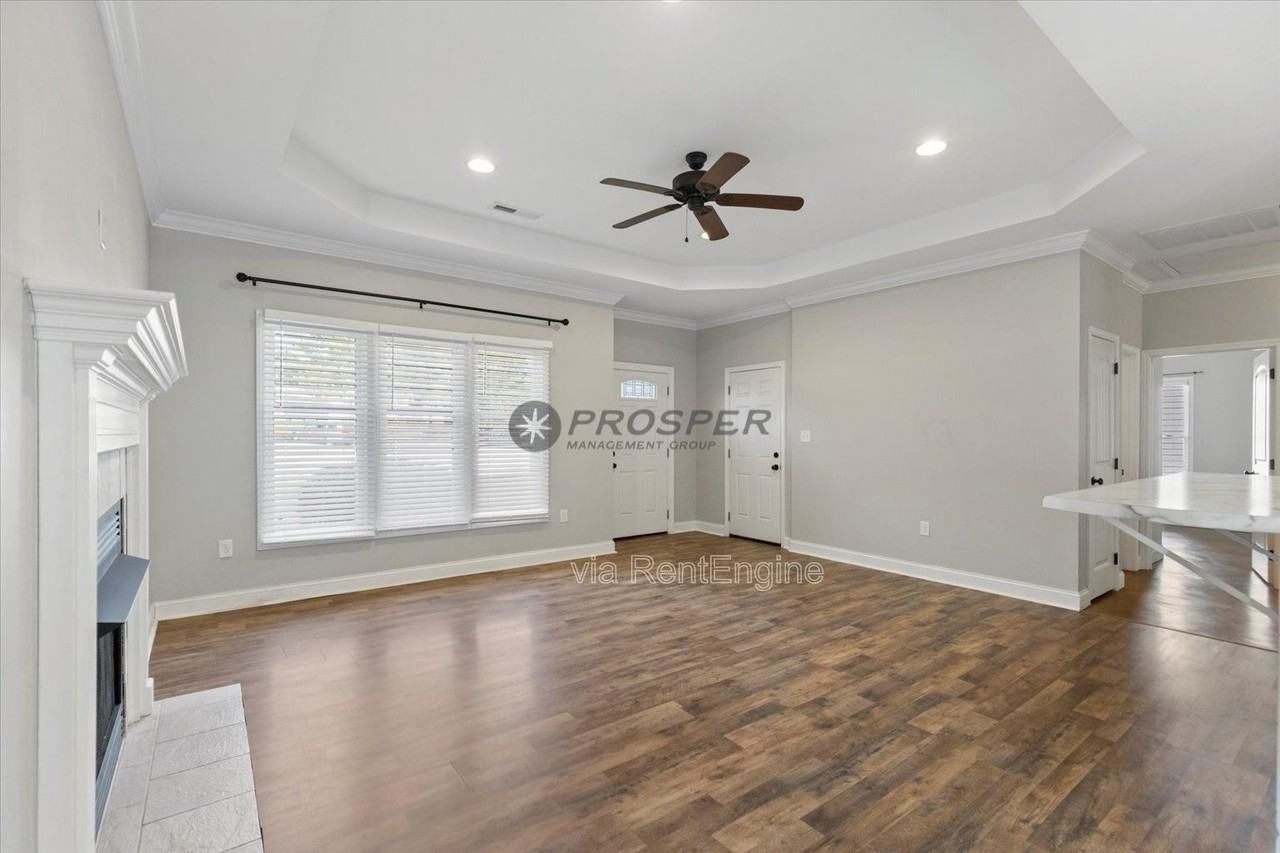 110 Raeburn Way - Photo 6 of 33