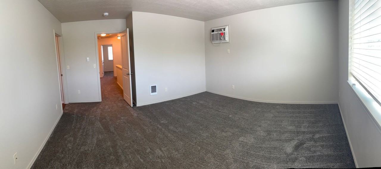 1115 N Manifold Ln - Photo 2 of 14