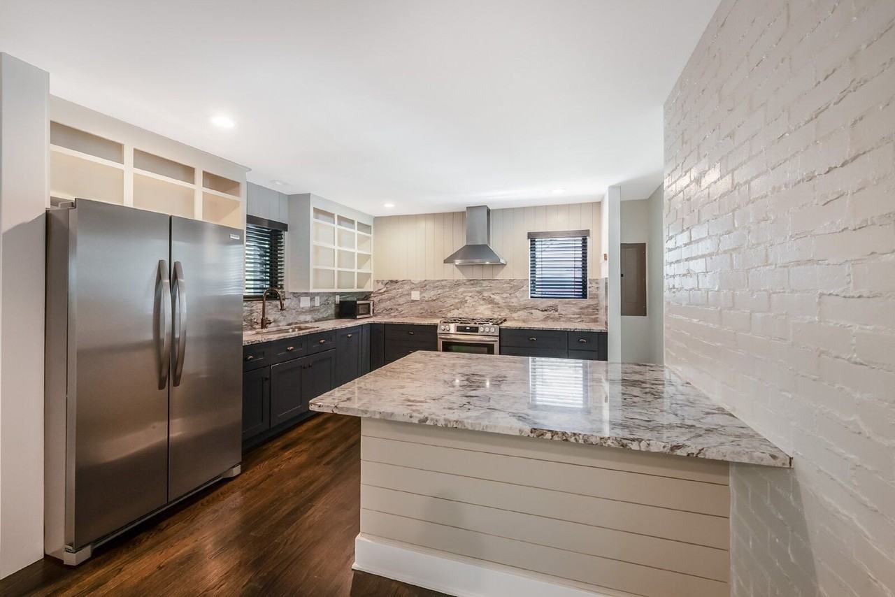 532 N College St - Photo 6 of 23