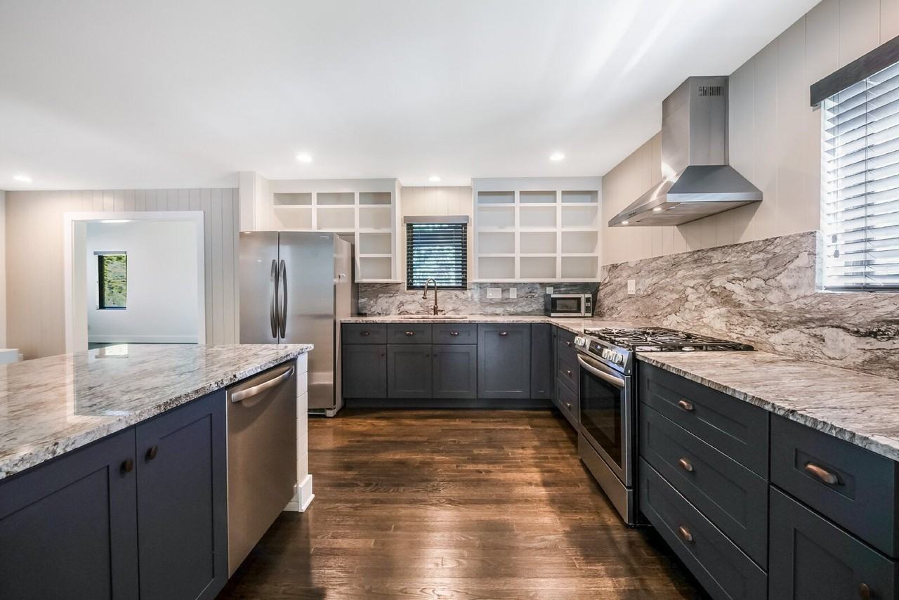 532 N College St - Photo 7 of 23