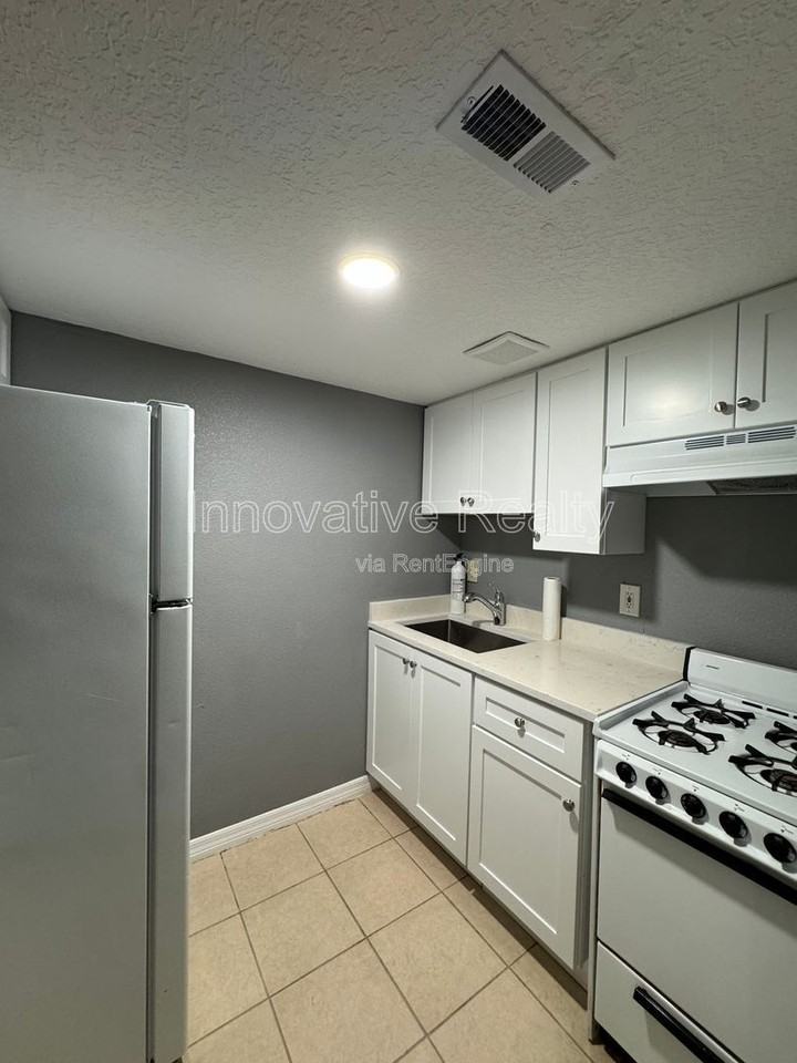 120 Blue Point Way #130 - Photo 4 of 16