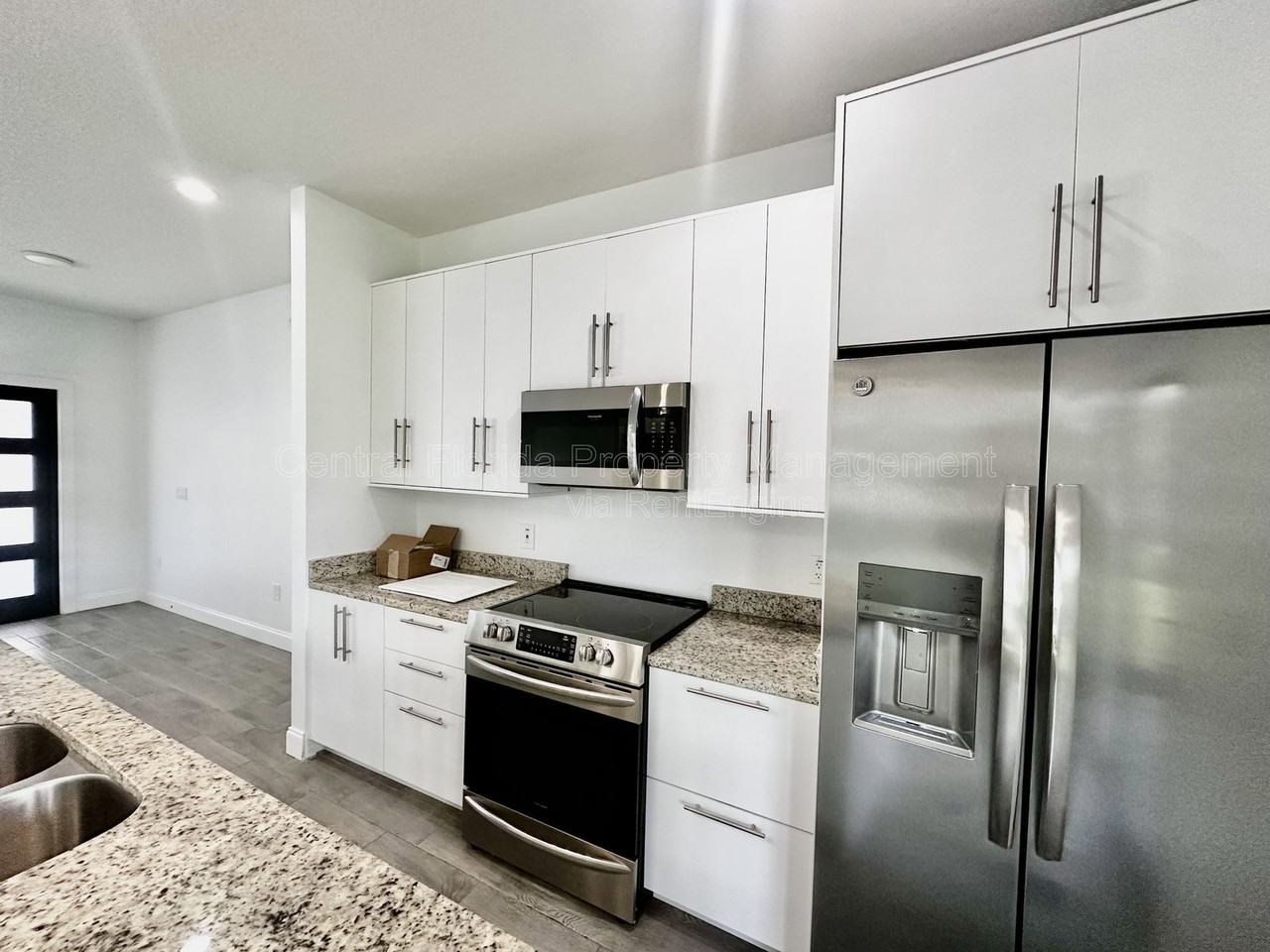774 W 9th St - Photo 6 of 24