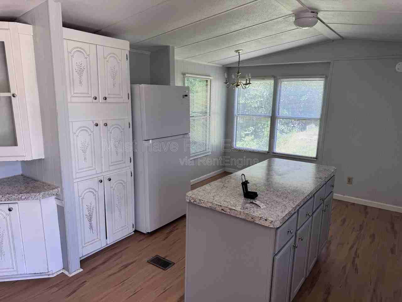 1473 Brooksouth Dr - Photo 3 of 10