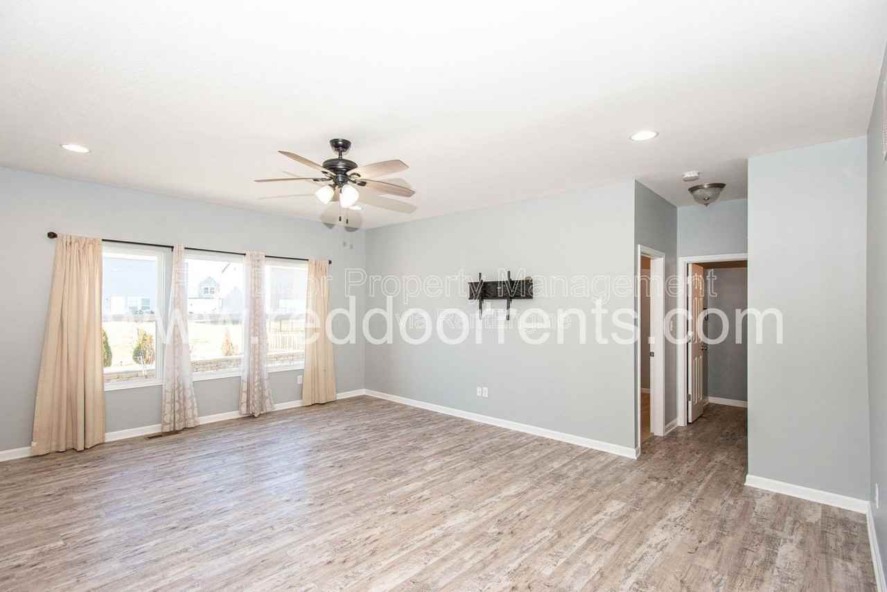 4308 Blue Note Dr - Photo 5 of 33