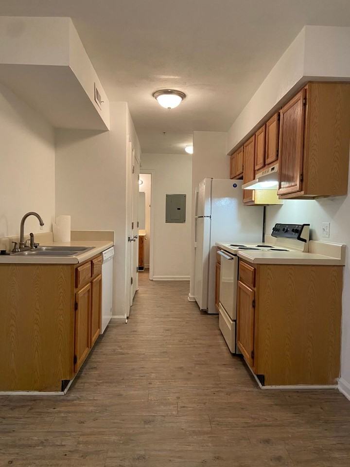 Acorn Grove Apartment Homes - Photo 7 of 28