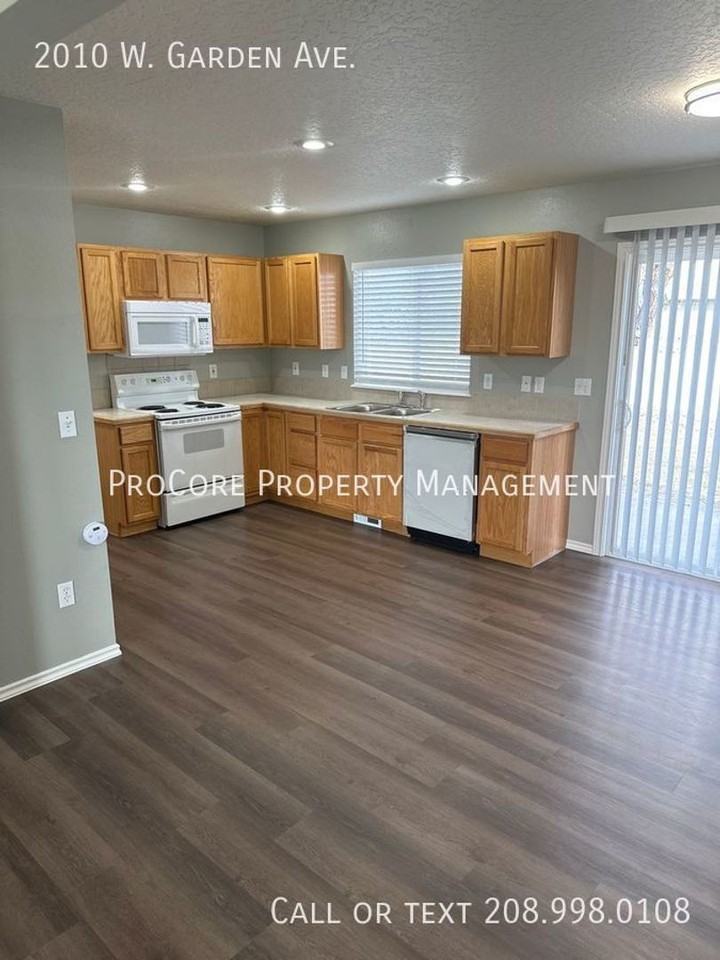2010 W Garden Ave - Photo 6 of 31