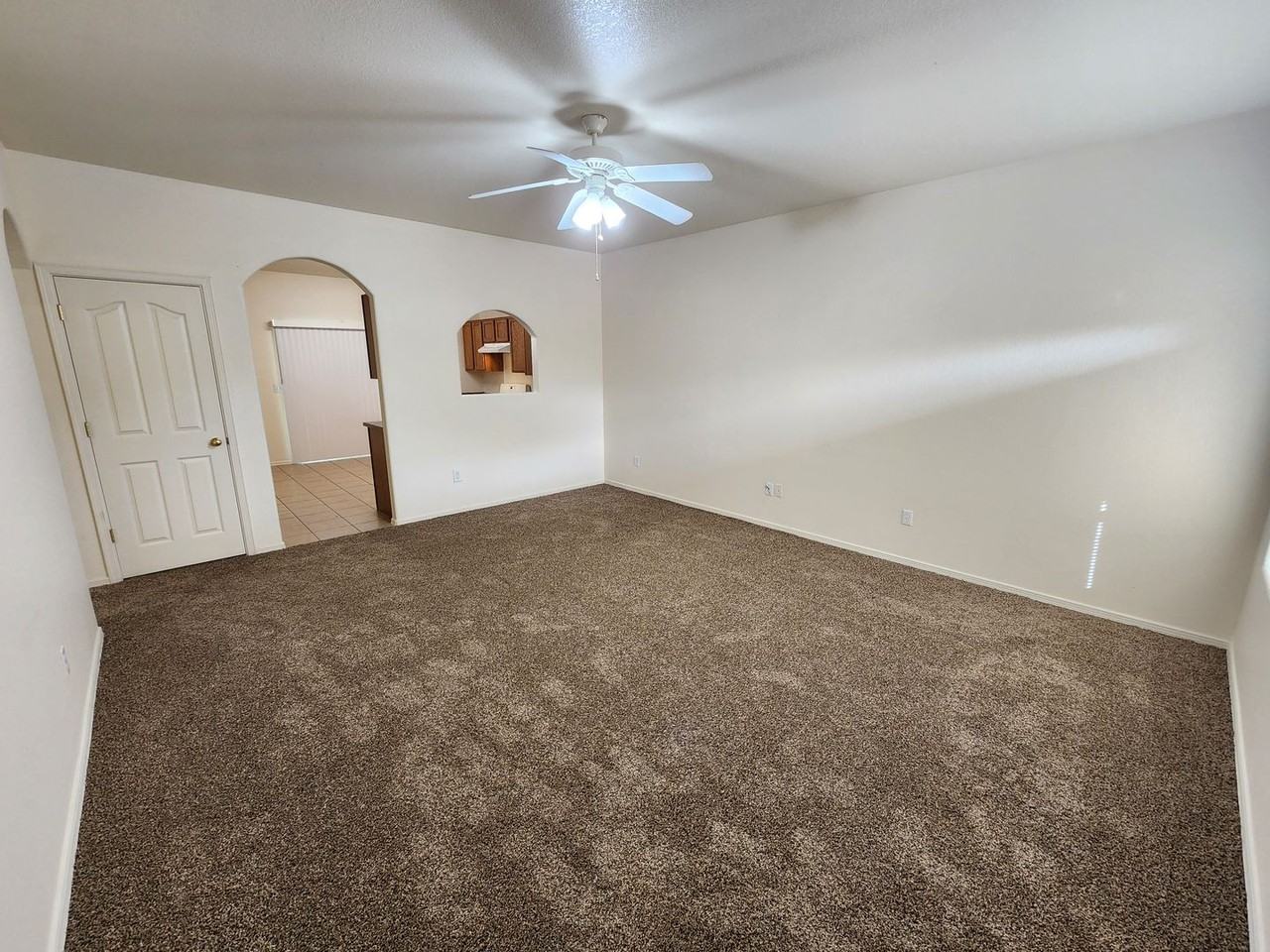 4033 Winters St - Photo 6 of 35