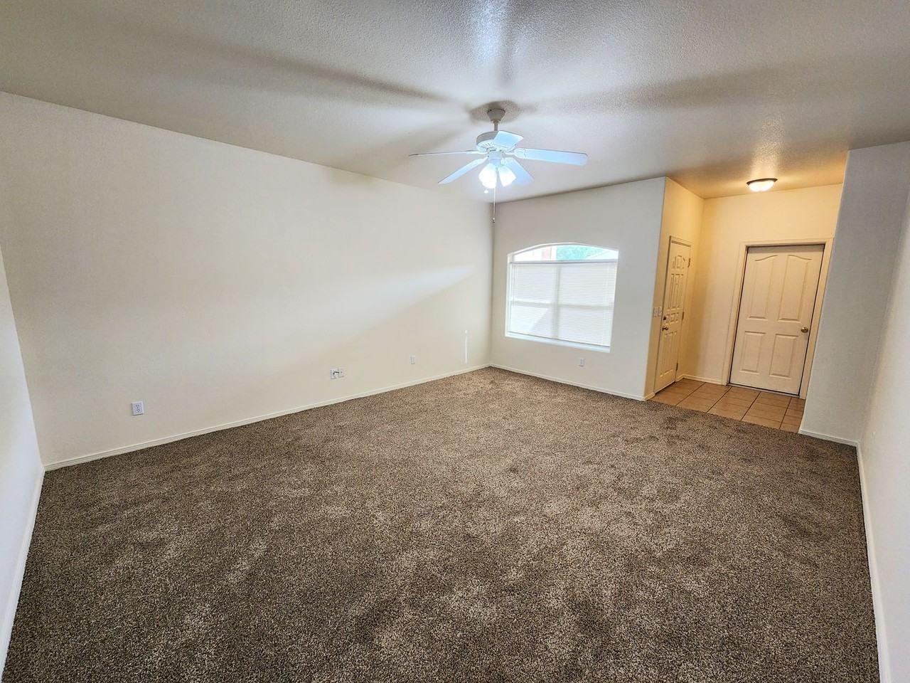 4033 Winters St - Photo 7 of 35