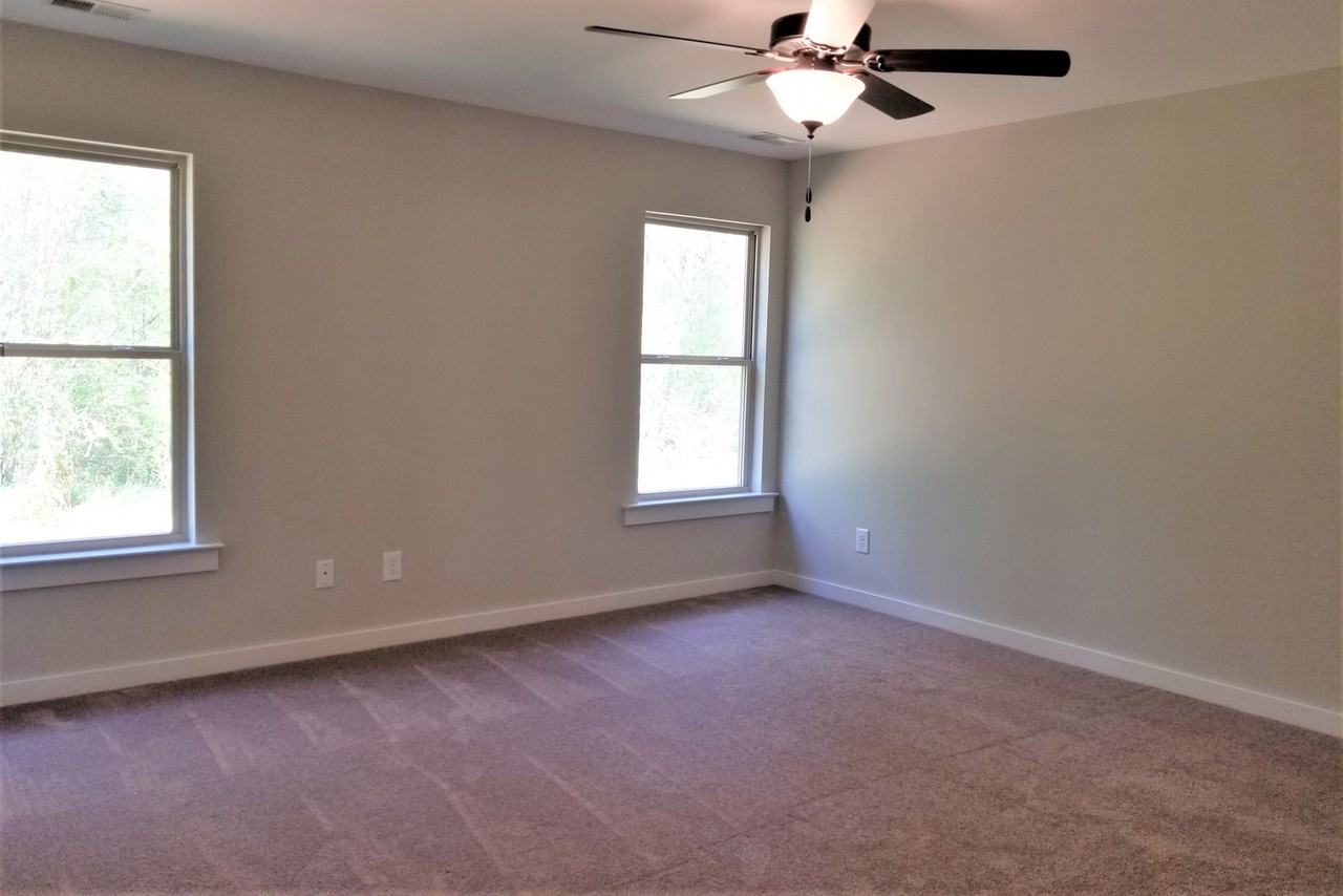 220 Elm Way - Photo 7 of 17