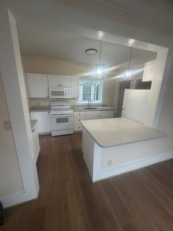 2901 Liberty St - Photo 4 of 13