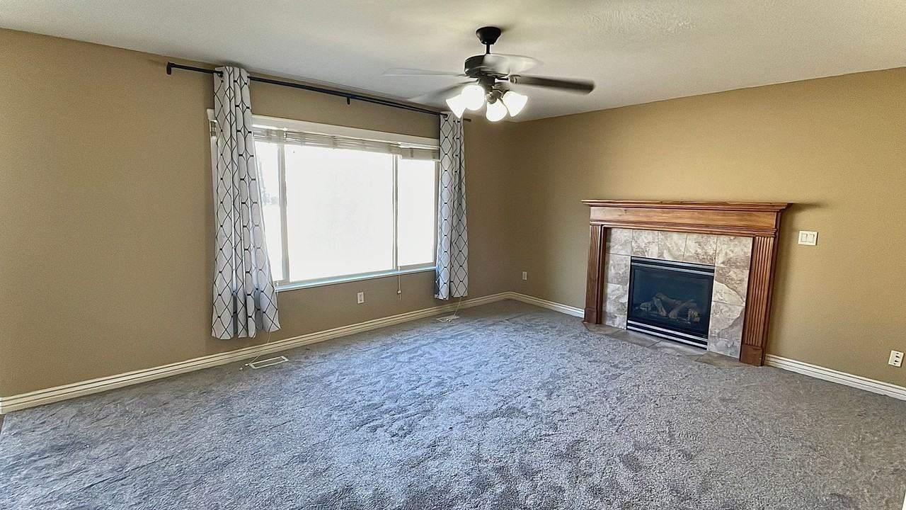 137 E 1525 N - Photo 7 of 28