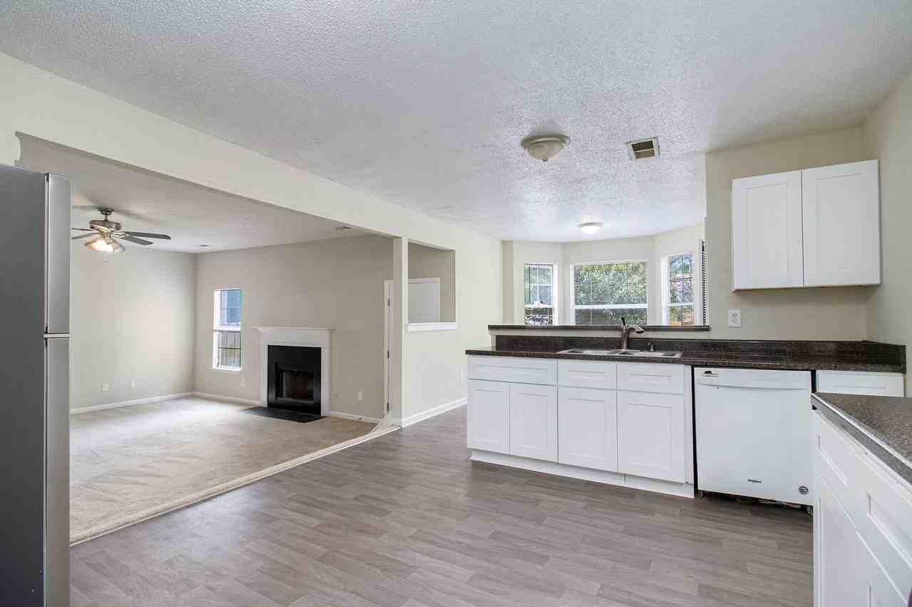 2293 Waters Run - Photo 4 of 18