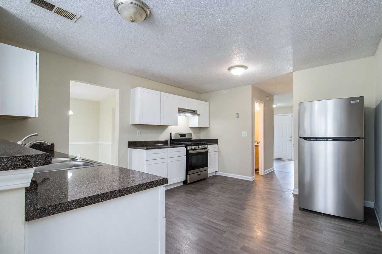 2293 Waters Run - Photo 5 of 18