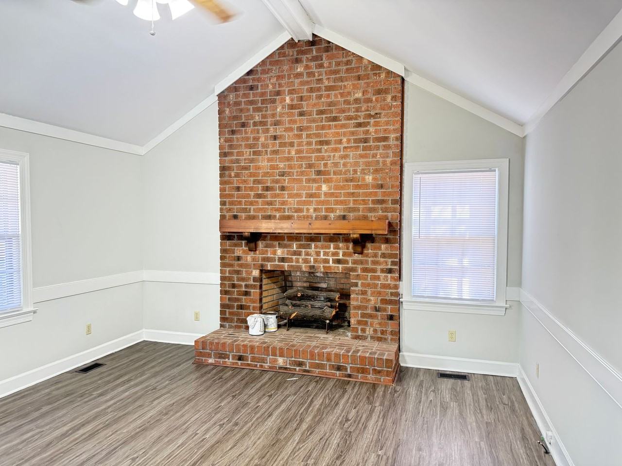 1136 Beechwood Dr - Photo 3 of 13