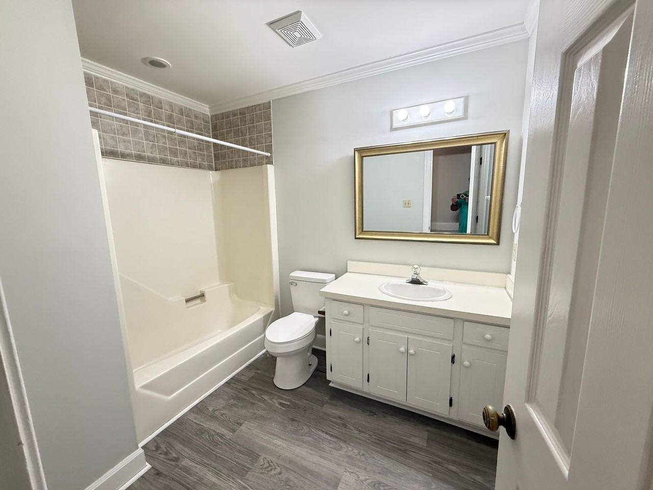 1136 Beechwood Dr - Photo 7 of 13