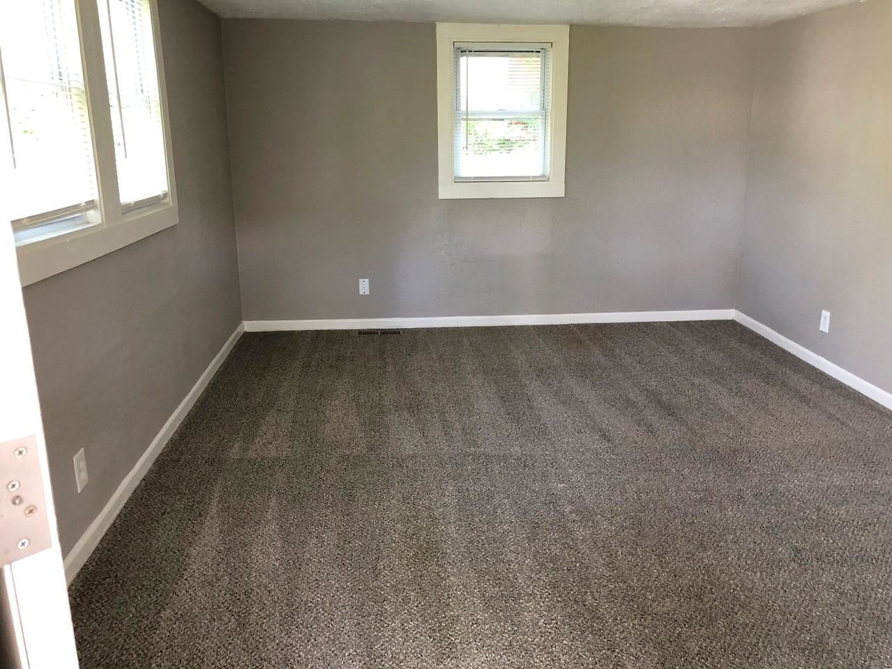 2017 Montezuma St - Photo 2 of 9