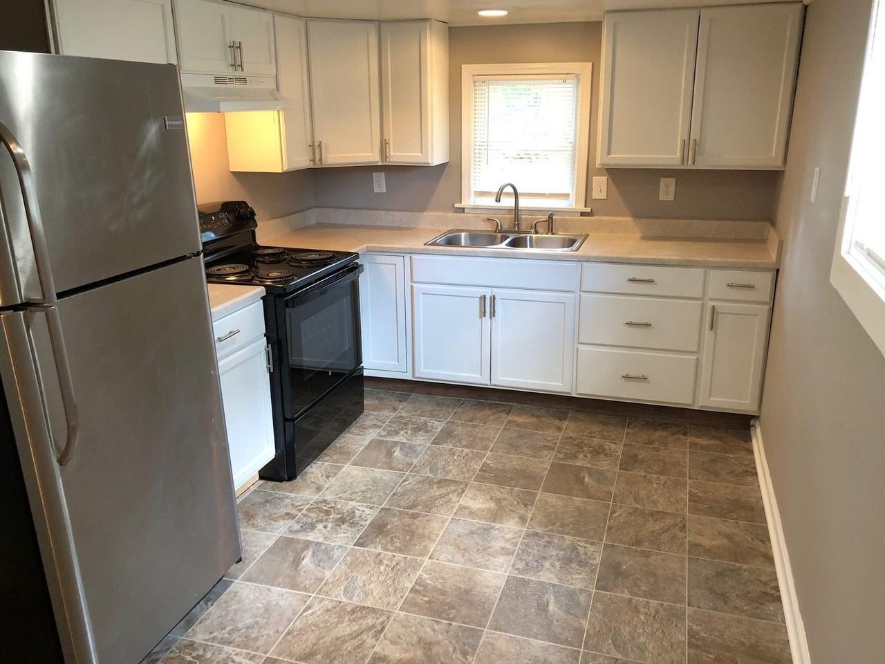 2017 Montezuma St - Photo 4 of 9