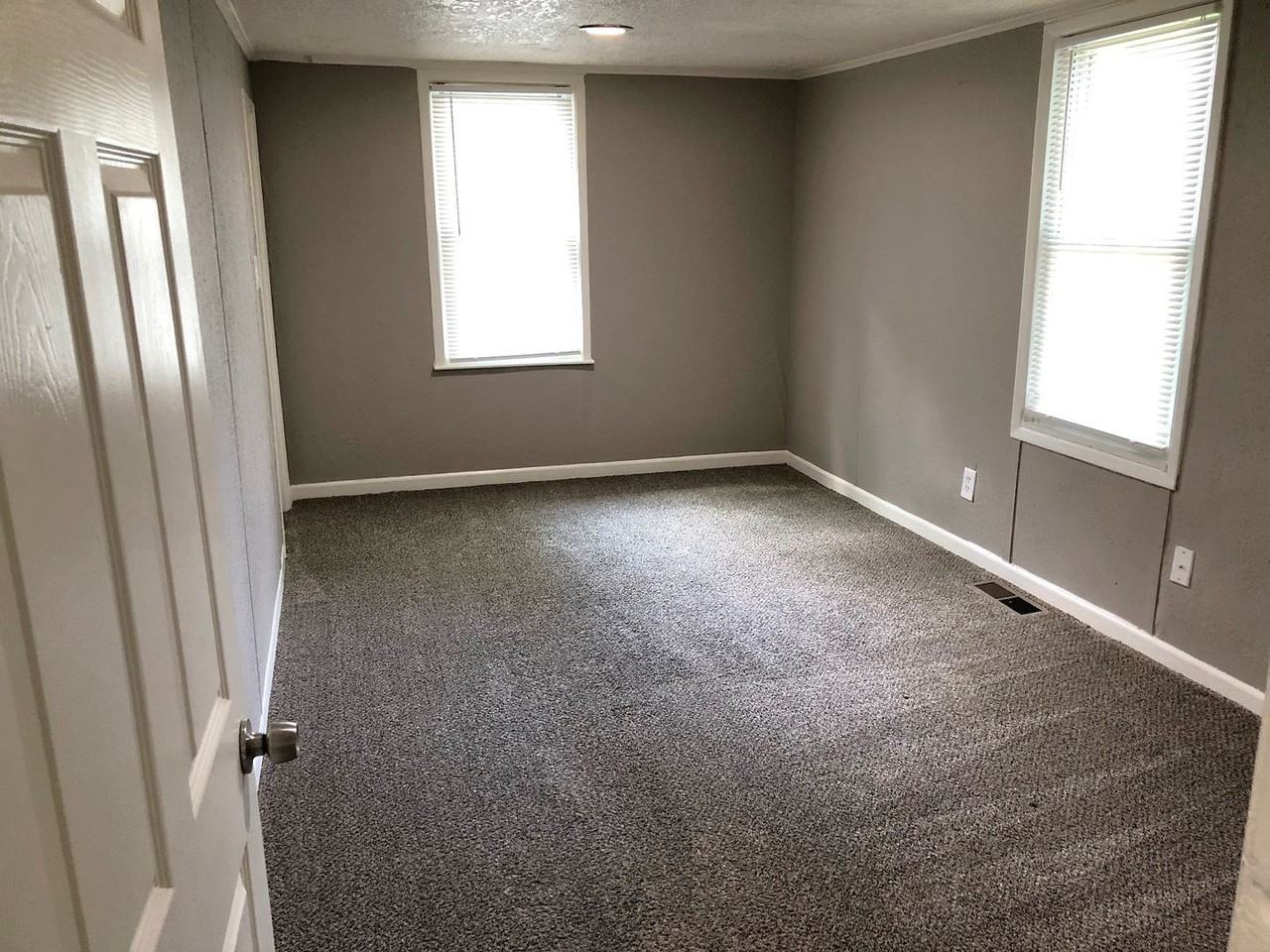 2017 Montezuma St - Photo 5 of 9