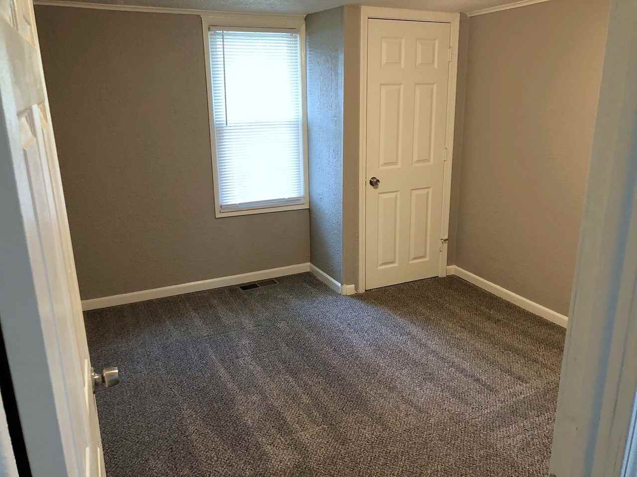 2017 Montezuma St - Photo 7 of 9