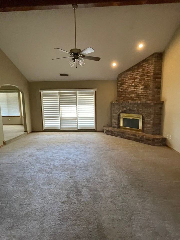 605 E Babcock Ave - Photo 3 of 37