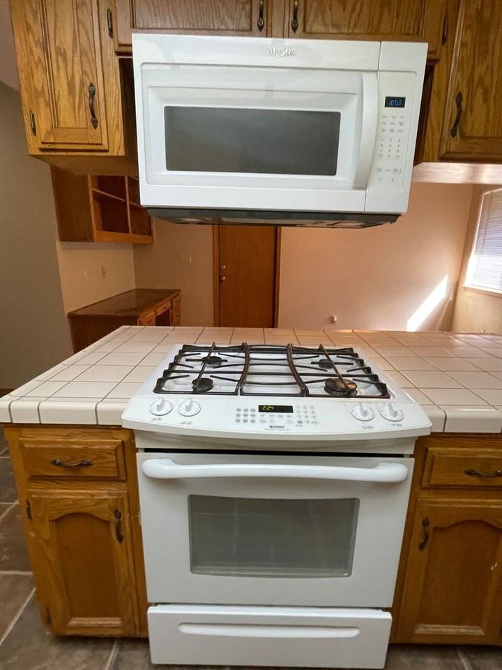 605 E Babcock Ave - Photo 7 of 37