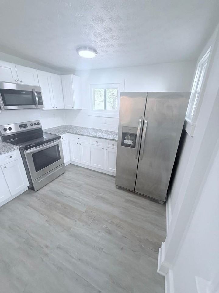 890 Nela View Rd - Photo 6 of 39