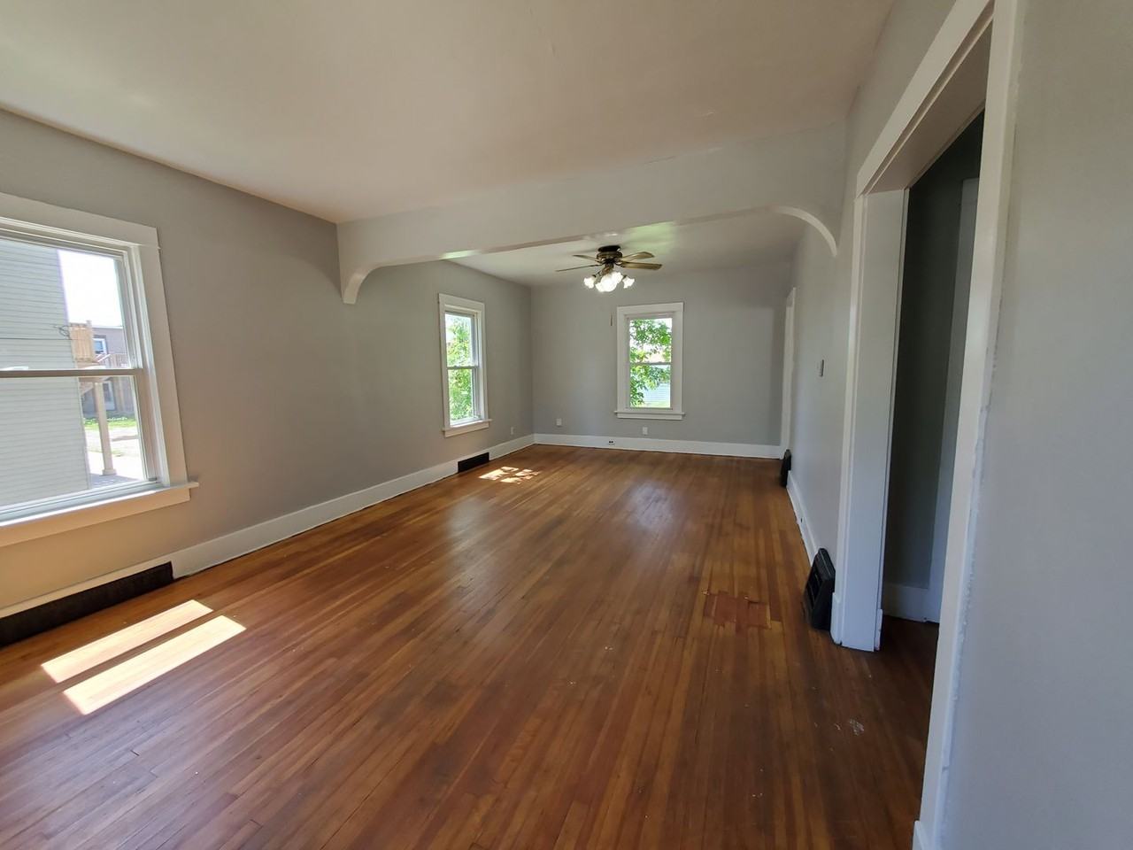 510 S Lincoln Ave - Photo 2 of 10