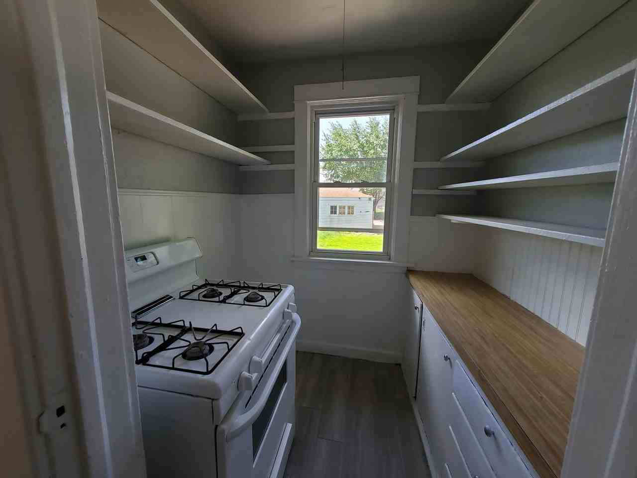 510 S Lincoln Ave - Photo 4 of 10