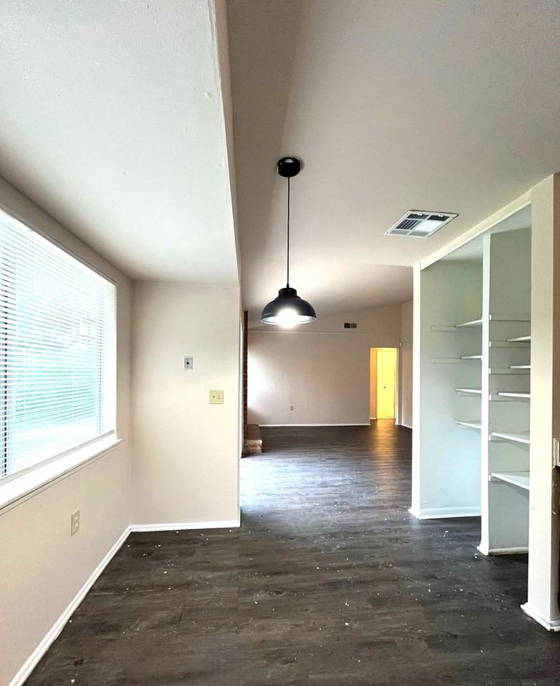 7607 Sage Oak St - Photo 4 of 11