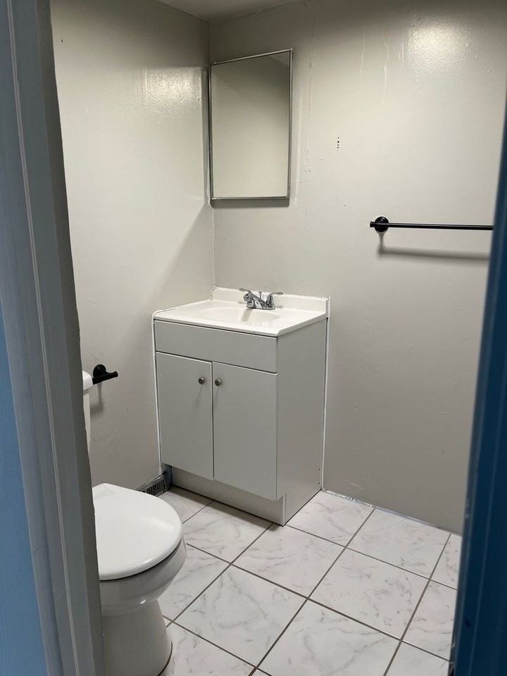 1119 N Boulevard - Photo 2 of 19
