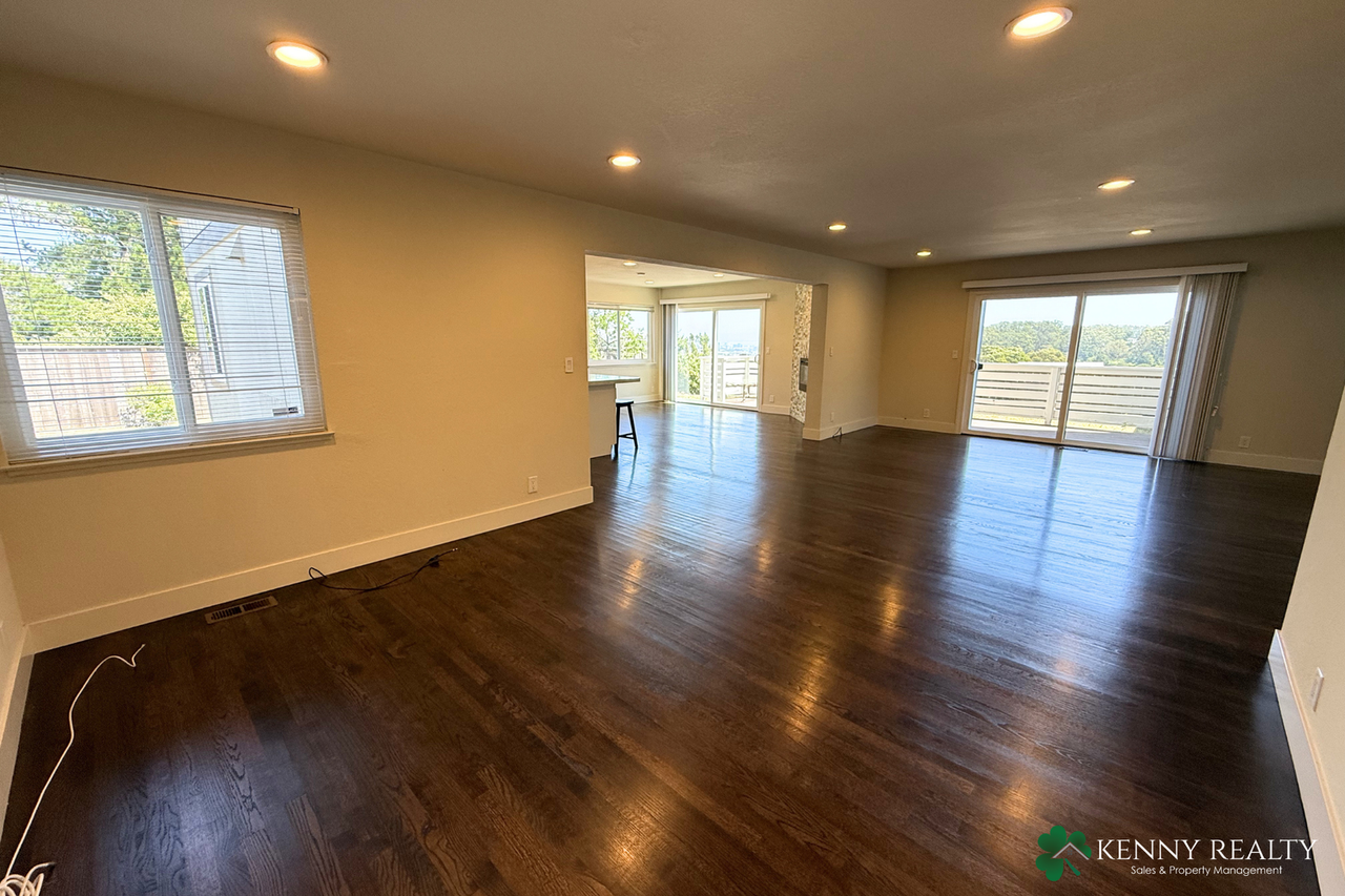 240 Estates Dr - Photo 6 of 38