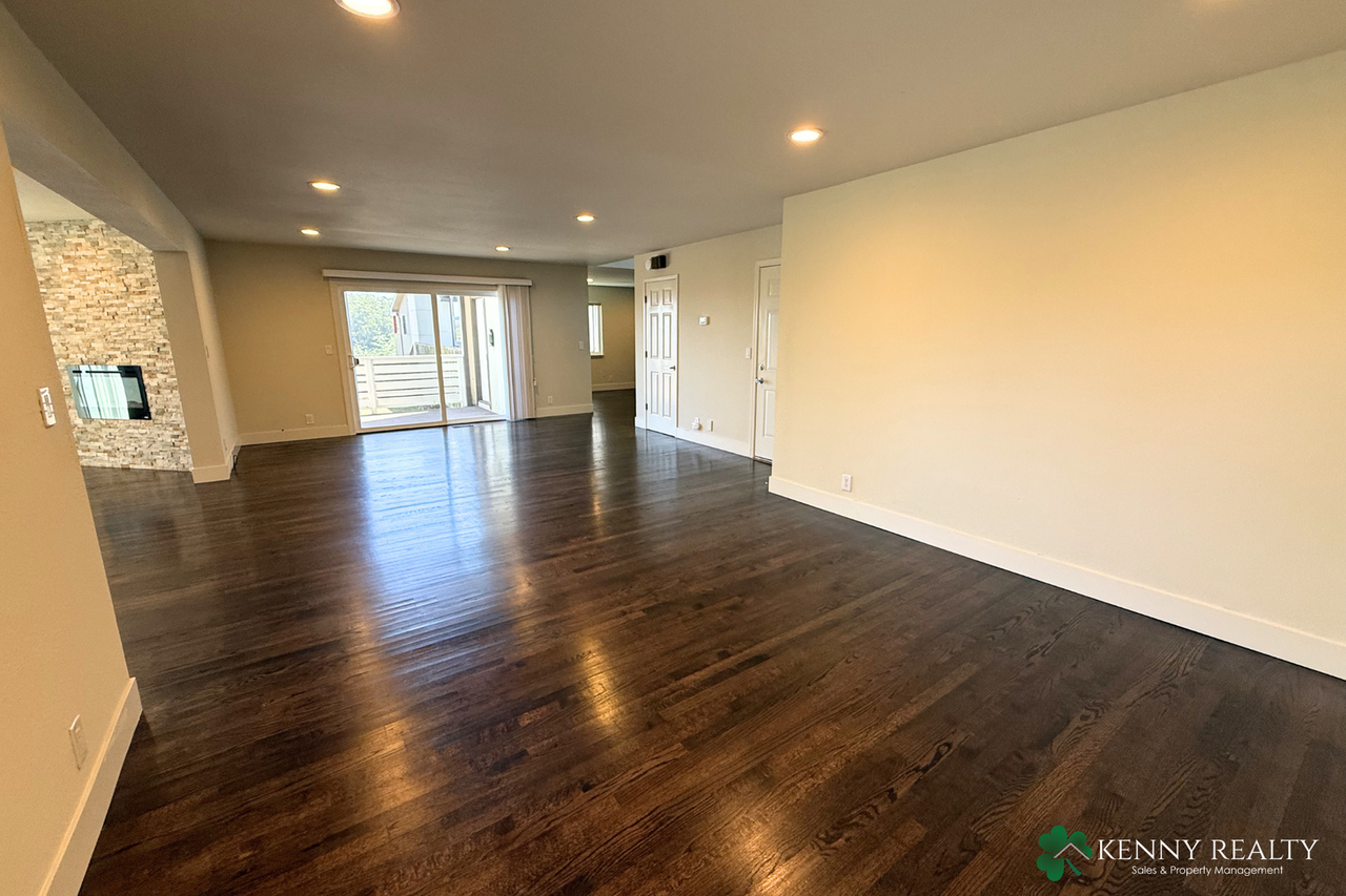 240 Estates Dr - Photo 7 of 38