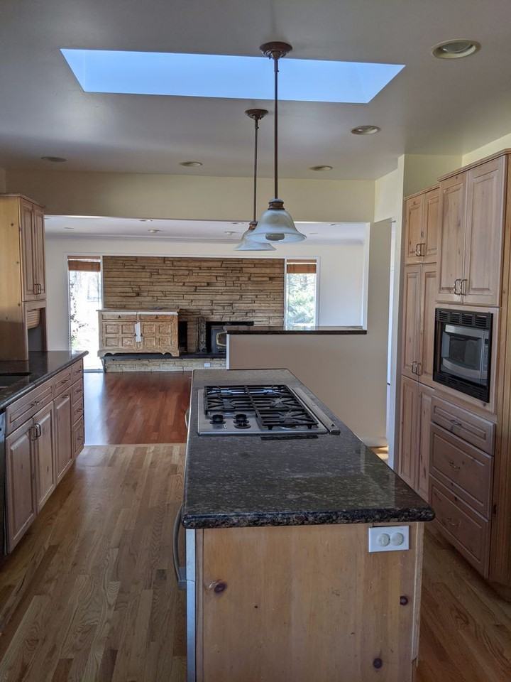 6079 Simmons Dr - Photo 3 of 13