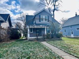 featured image of 436 E 5th St