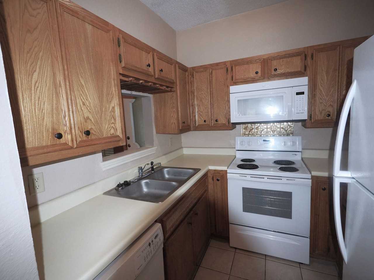 2508 Enfield Rd #10 - Photo 6 of 15